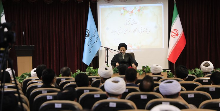 حضور و سخنرانی مدیر فرهنگی دانشگاه بیرجند در همایش تبیینی «اندیشه تمدنی از نگاه امام علی (ع) در نهج البلاغه»