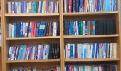 اهدای کتاب توسط دکتر احمد خامسان و سرکار خانم دکتر رویا عقیلی به کتابخانه مرکزی و مرکز نشر