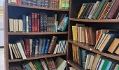 اهدای ۳۱۷ جلد کتاب توسط مرحوم دکتر غلامحسین ریاحی به کتابخانه مرکزی و مرکز نشر دانشگاه بیرجند