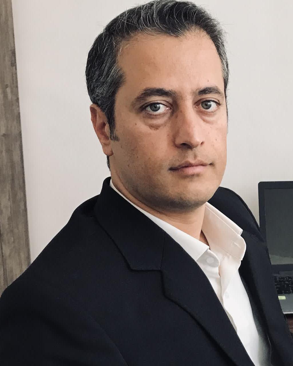 دکتر احسان زنگنه
