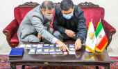 اهدا سکه های تاریخی به موزه دانشگاه بیرجند