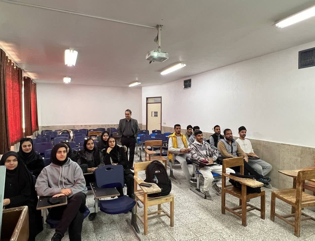 برگزاری کارگاه ورزش درمانی در بیماری‌های عضلانی: چشم‌اندازهای آینده توسط آقای دکتر ایل بیگی به مناسبت هفته پژوهش