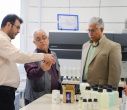 بازدید مدیرعامل شرکت میناکان از تجهیزات آزمایشگاه مرکزی دانشگاه