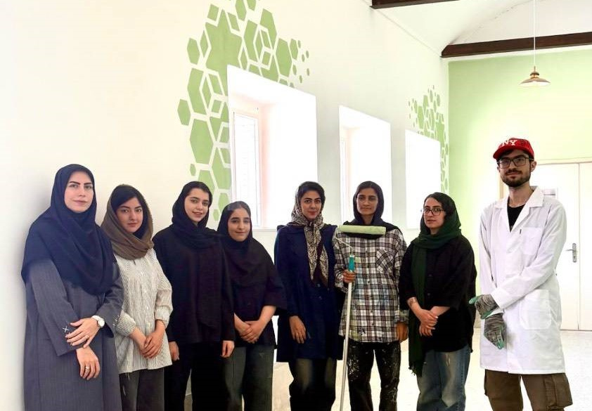 تجلی هنر و خلاقیت در کالبد دانشگاه؛ بازطراحی و زیباسازی محیط «کالج دانشگاه بیرجند» توسط دانشجویان هنر