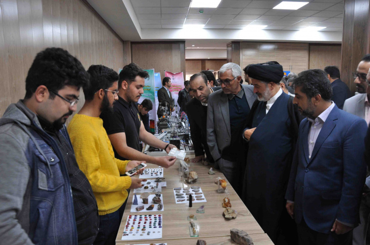 افتتاح نمایشگاه دستاوردهای پژوهشی دانشجویان و اعضای هیأت علمی دانشگاه بیرجند به مناسبت هفته پژوهش