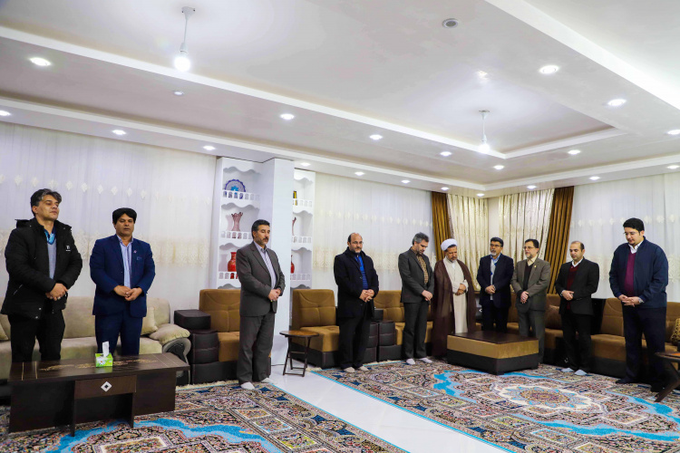 دیدار جمعی از هیأت رئیسه دانشگاه با خانواده شهدای انقلاب اسلامی