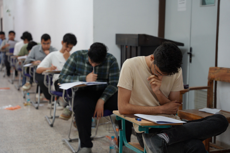 برگزاری آزمون سراسری گروه آزمایشی هنر و زبانهای خارجی در دانشگاه بیرجند